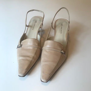 ANNE KLEIN SAVANAH AK, BEIGE LEATHER, LOW-HEEL 8M